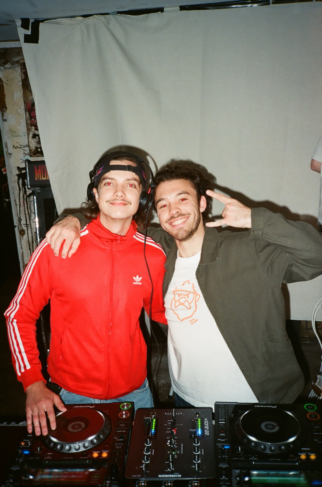 Letche and Casae B2B at the decks